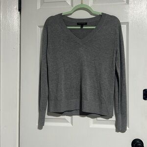 Banana Republic Heather Cream Lightweight V Neck XS